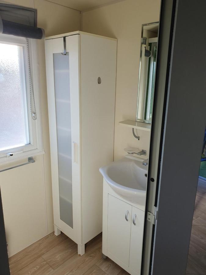 Charmant Mobil-Home Rocbaron ภายนอก รูปภาพ